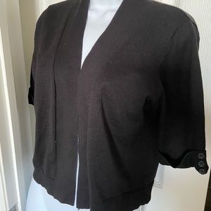 Women’s cropped cardigan in size medium
